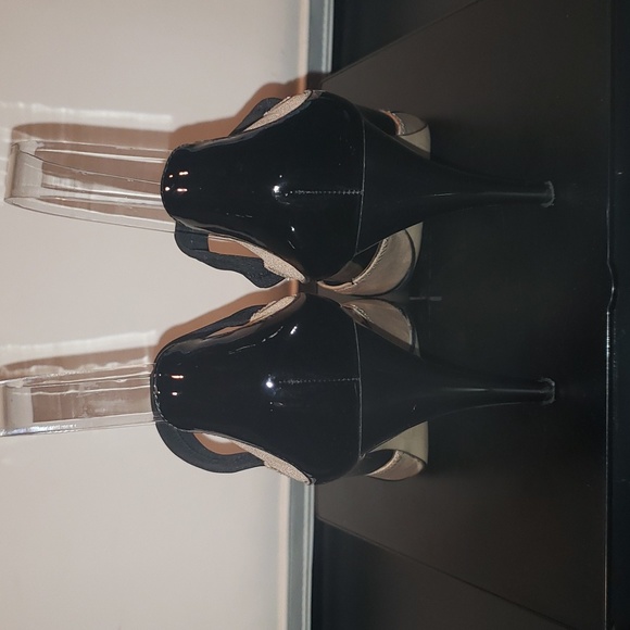 Nine West Black and Tan Peep Toe Pump Size 8 - Picture 3 of 5